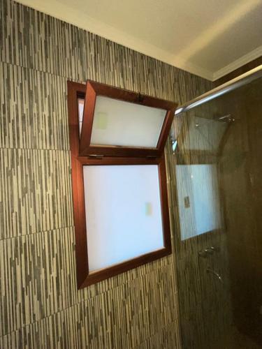 e41e8f7c-e20a-4400-acba-e47a0b39ce79